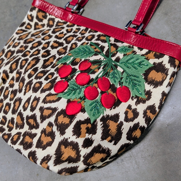 ISABELLA FIORE Y2K leopard cherry purse bag - Picture 3 of 11